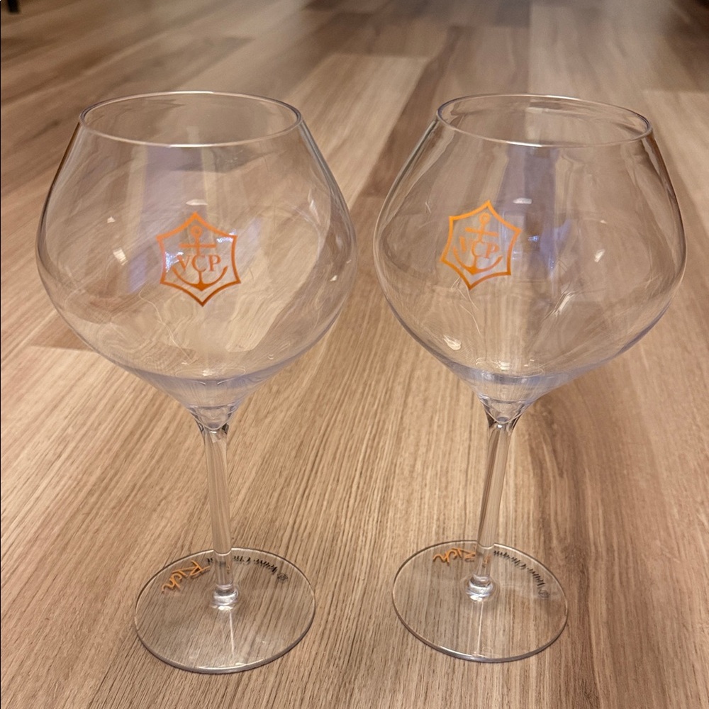Veuve Clicquot Rich Champagne Wide-Bowled Plastic Goblets